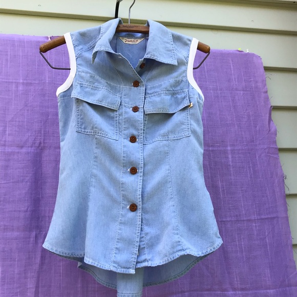 Agolde Sleeveless Button Down Denim Blouse - Picture 1 of 12